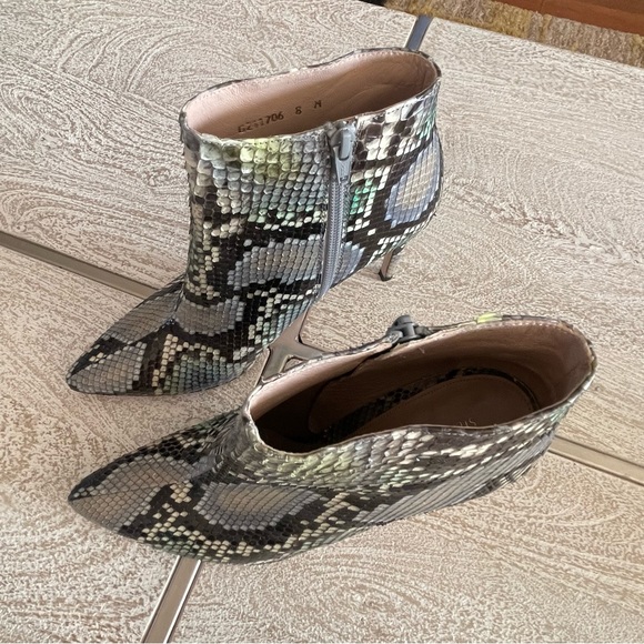 🐍Worn Once Stuart Weitzman Python Booties🐍 - Picture 9 of 14